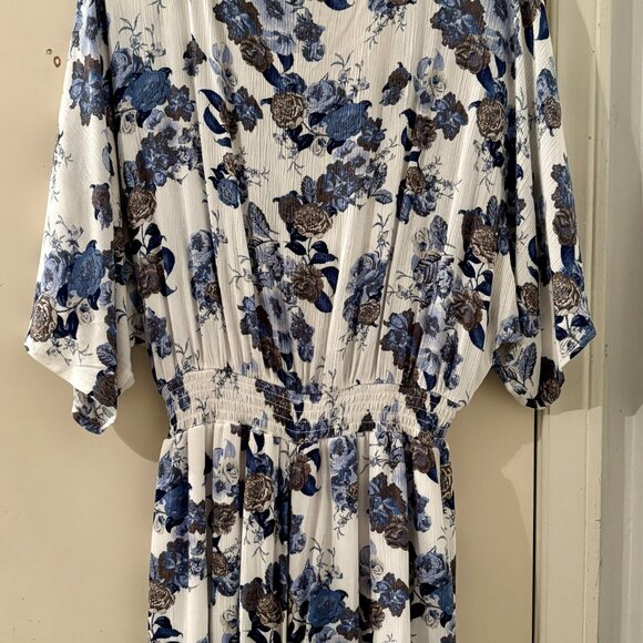 Floral Print Front Tie Cut Out Romper - Picture 7 of 9
